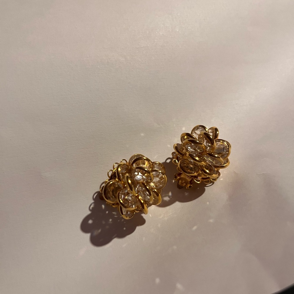 Vintage Sorrelli Crystal flower clip on earrings